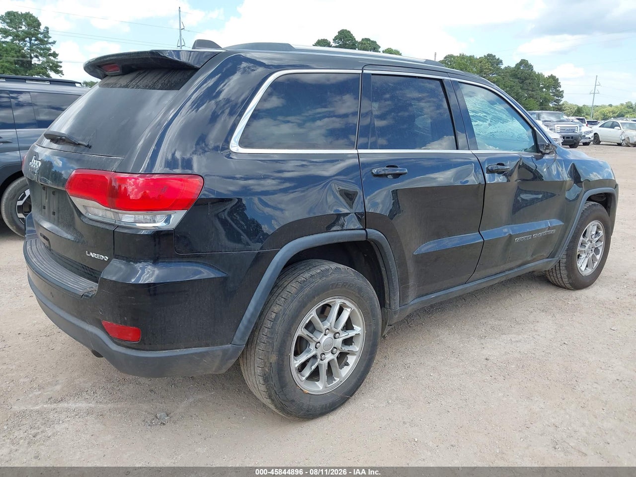2019 JEEP GRAND CHEROKEE LAREDO E 4X2 · 4/11