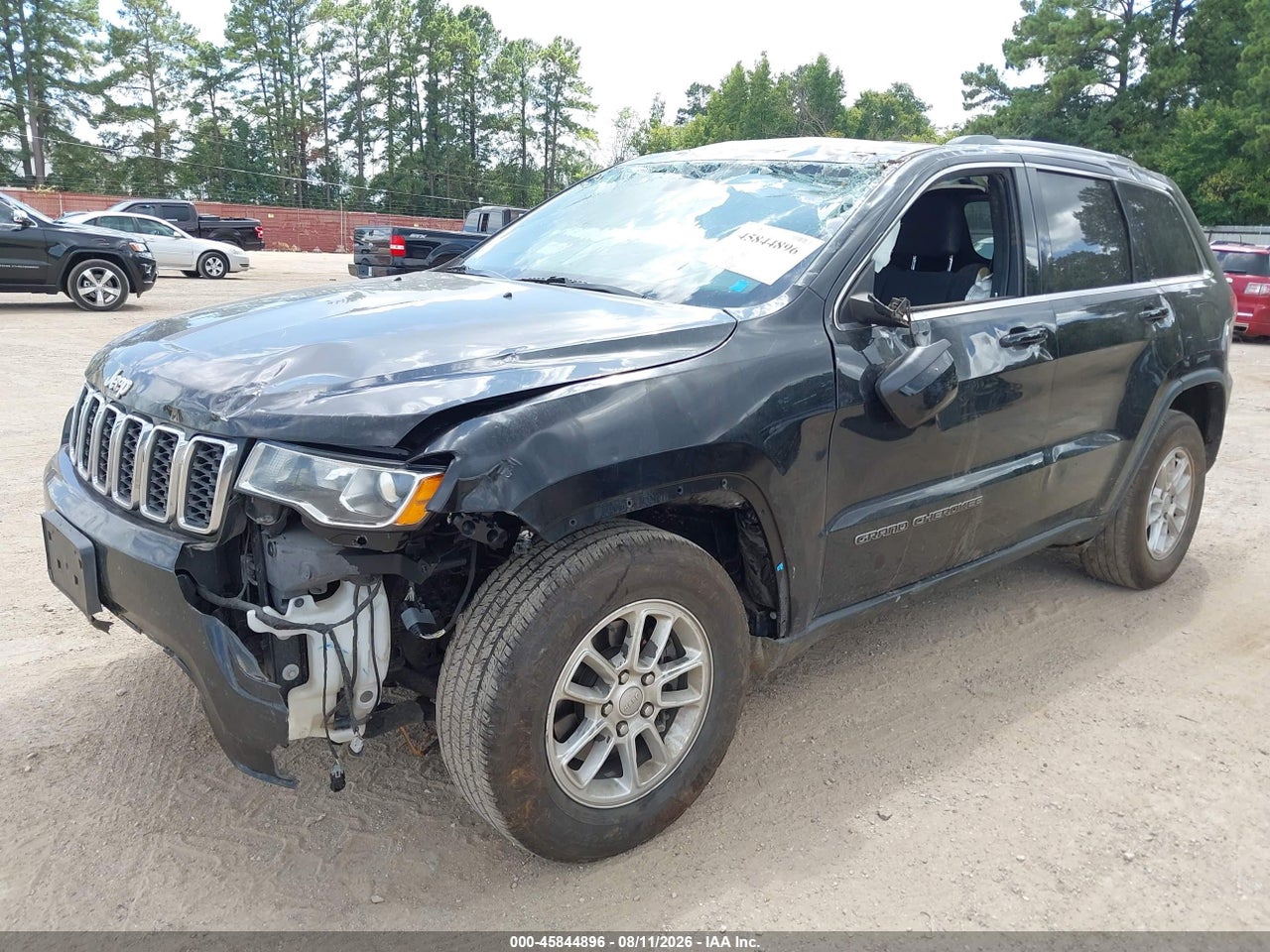 2019 JEEP GRAND CHEROKEE LAREDO E 4X2 · 2/11