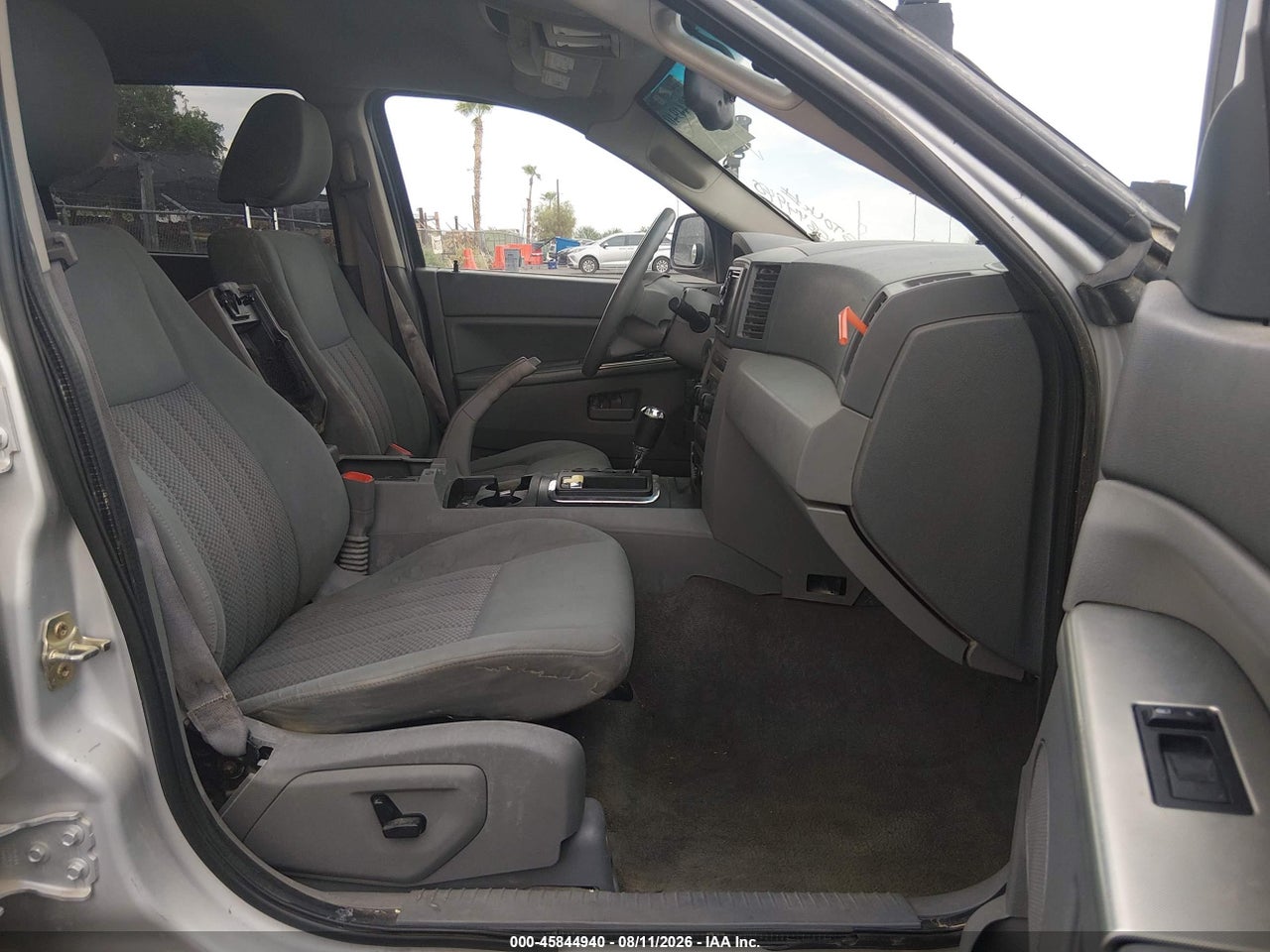 2005 JEEP GRAND CHEROKEE LAREDO · 5/11