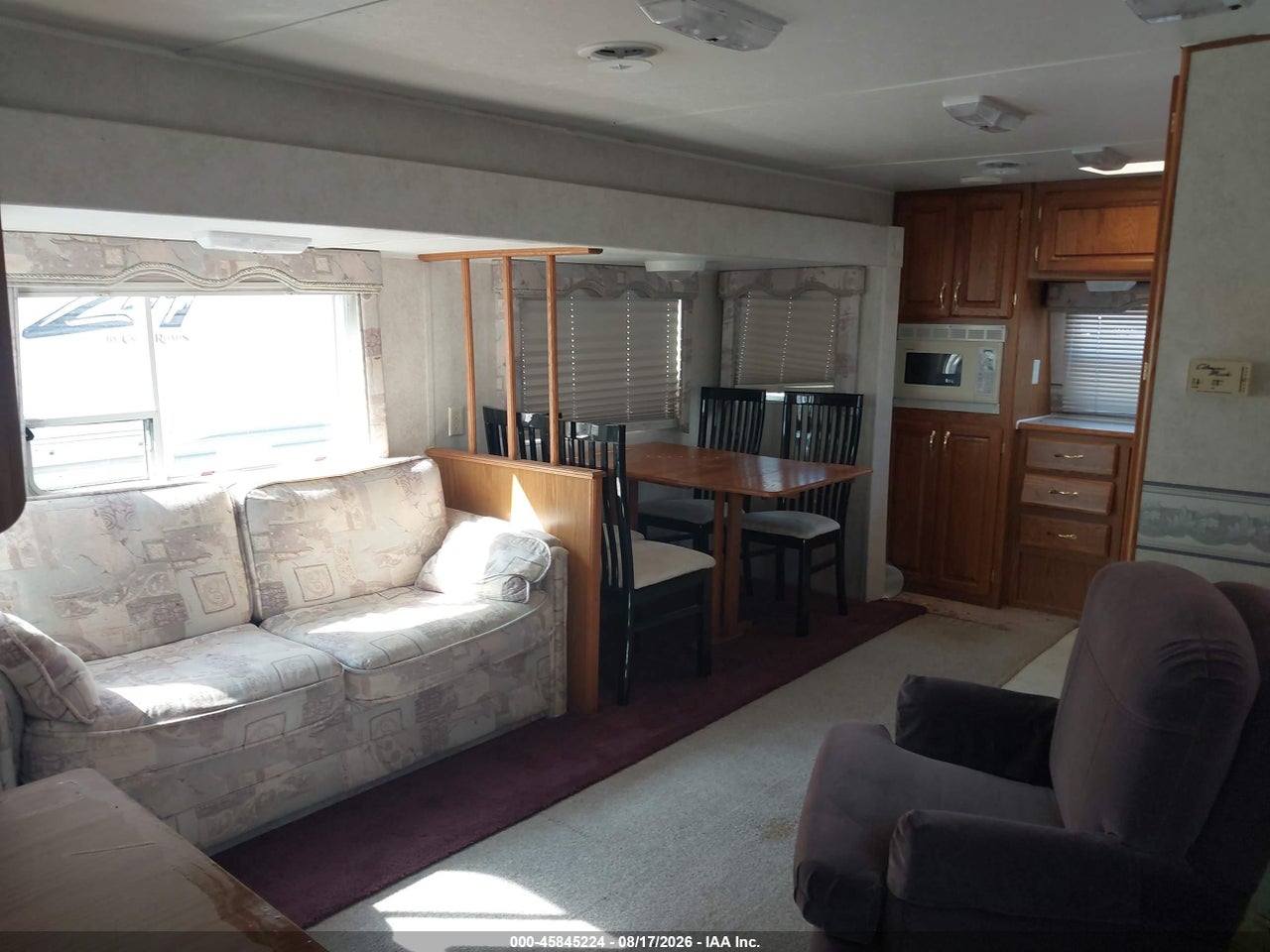1UJBJ02R7Y1****** · 2000 JAYCO DESIGNER · 5/11