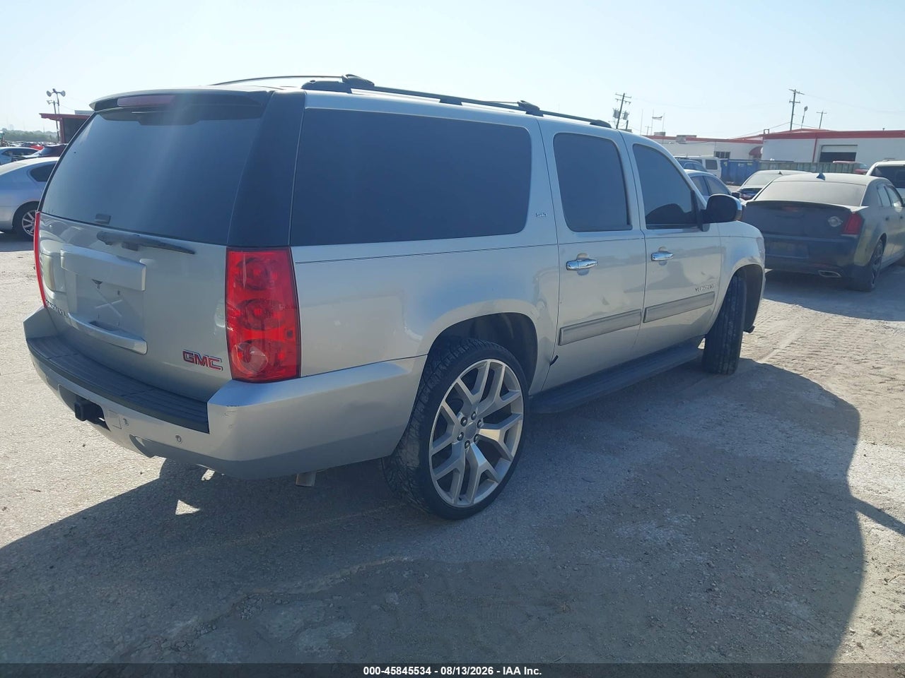 1GKS1KE00ER****** · 2014 GMC YUKON XL 1500 SLT · 4/11