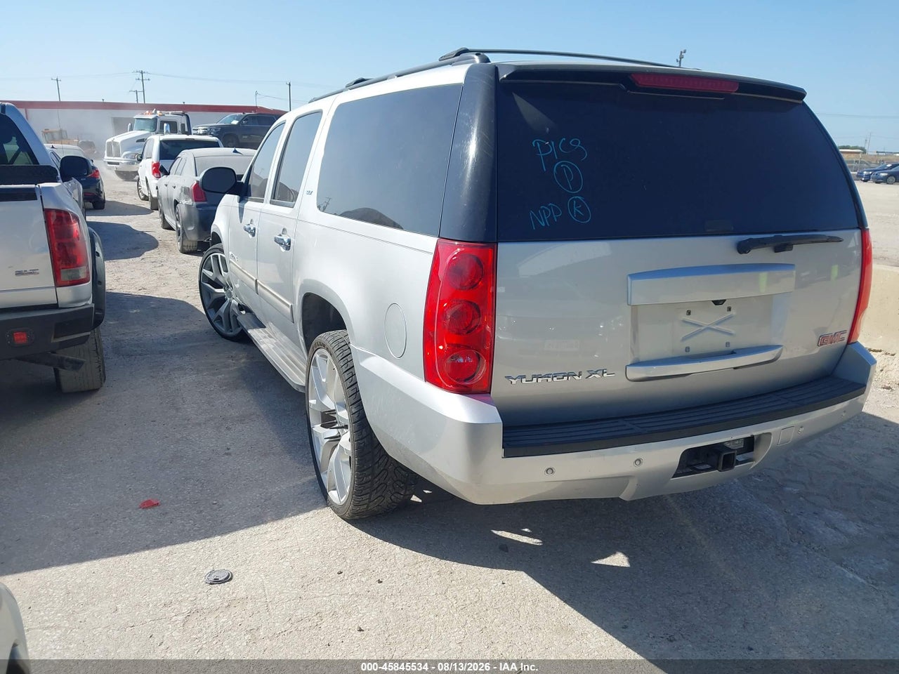 1GKS1KE00ER****** · 2014 GMC YUKON XL 1500 SLT · 3/11
