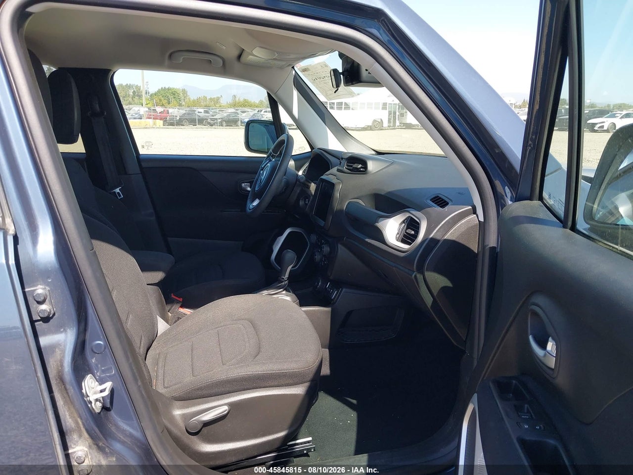 2021 JEEP RENEGADE LATITUDE 4X4 · 5/11