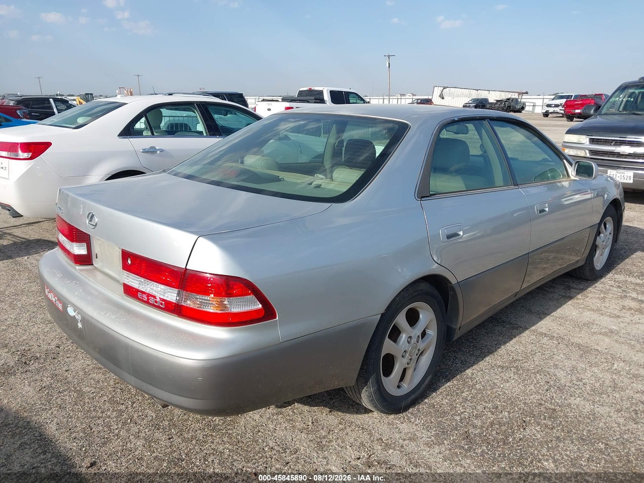 2001 LEXUS ES 300   · 4/11