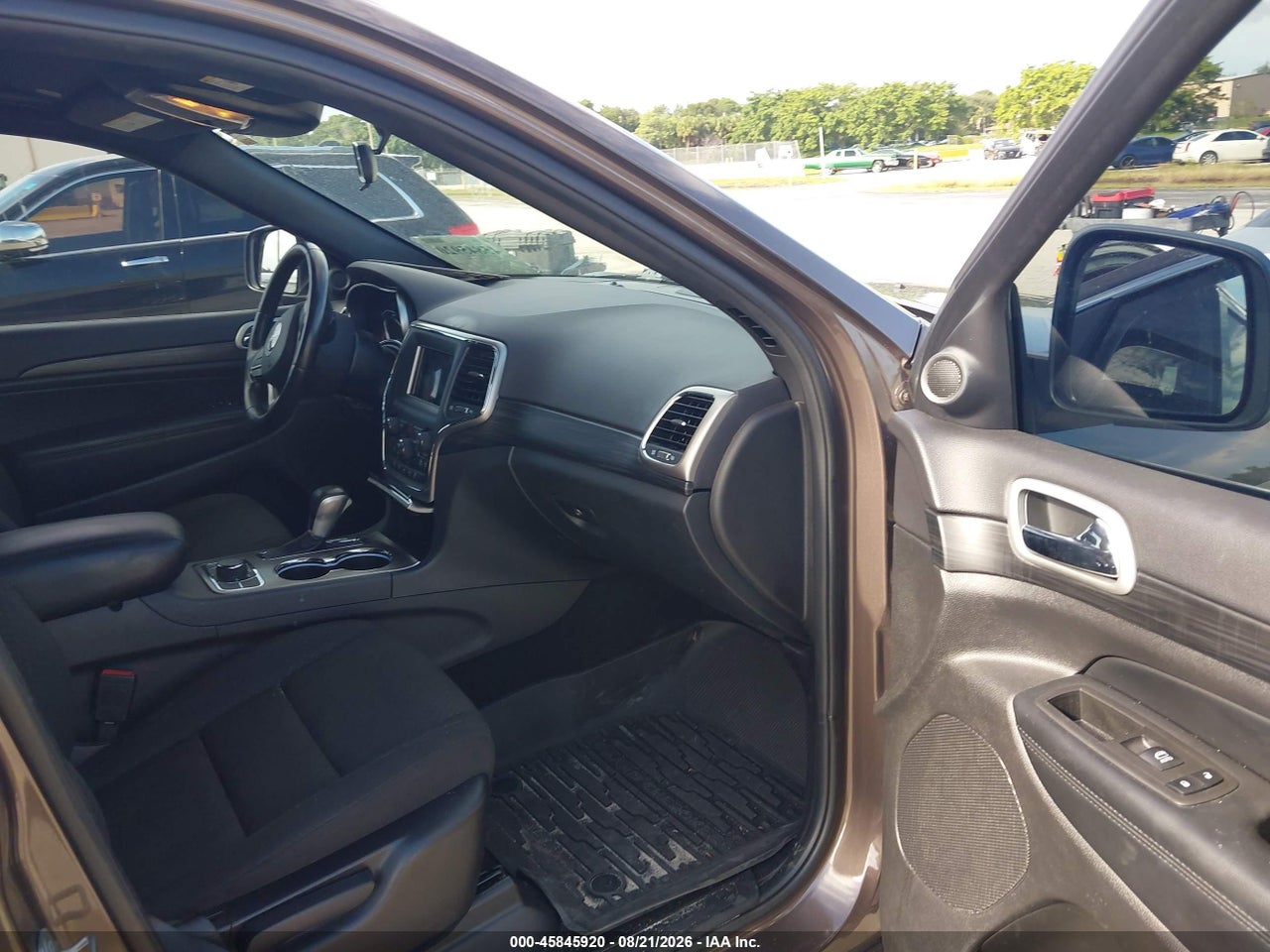 2021 JEEP GRAND CHEROKEE LAREDO E 4X4 · 5/11