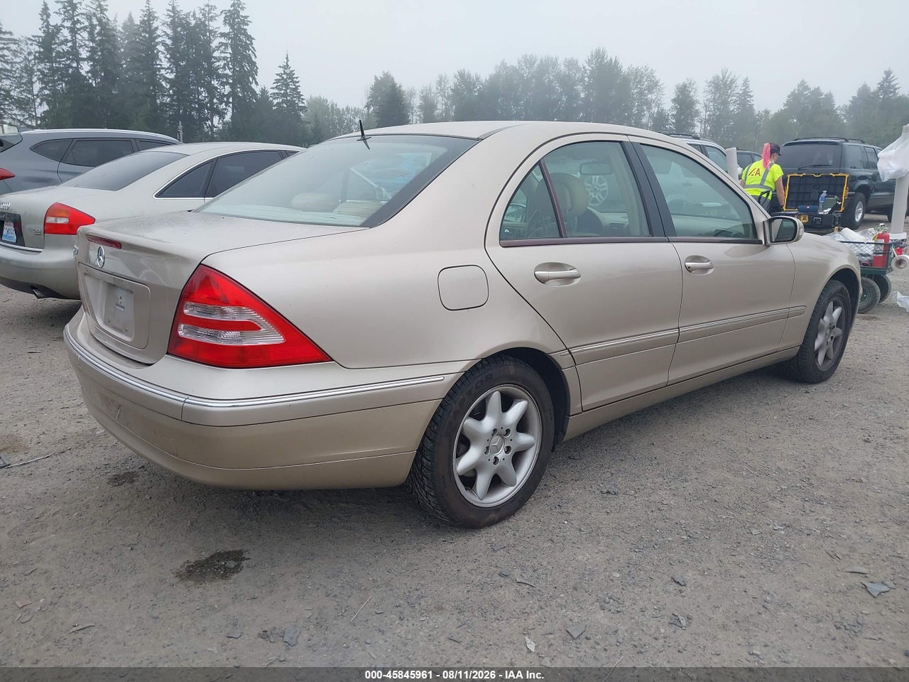 2001 MERCEDES-BENZ C 320   · 4/11