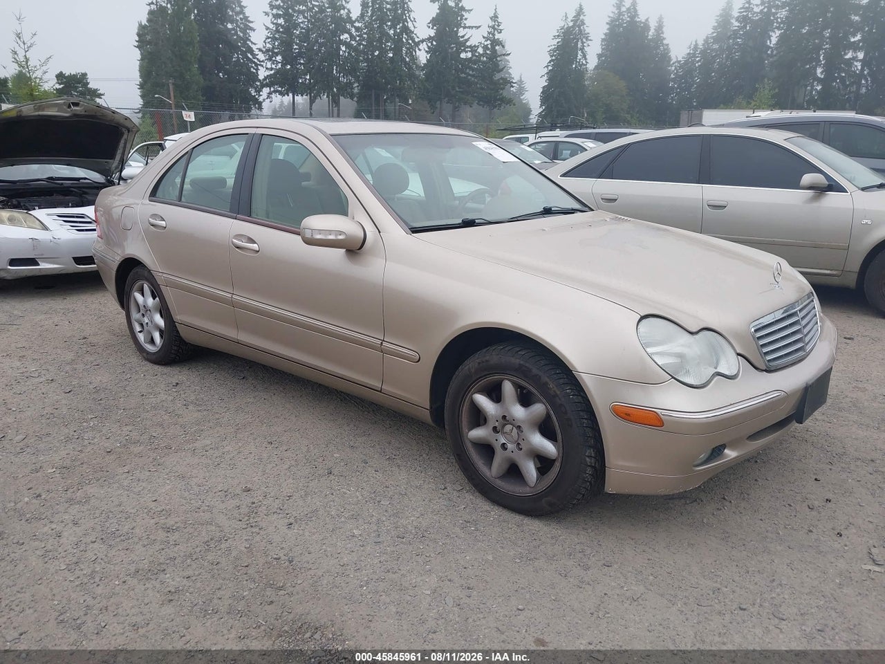 WDBRF64J41F****** · 2001 MERCEDES-BENZ C 320
