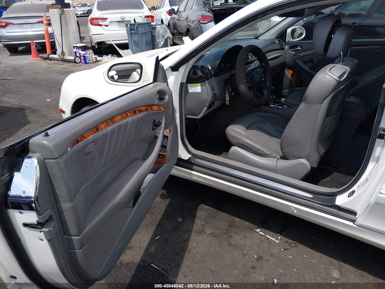 2006 MERCEDES-BENZ CLK 350   · 5/11