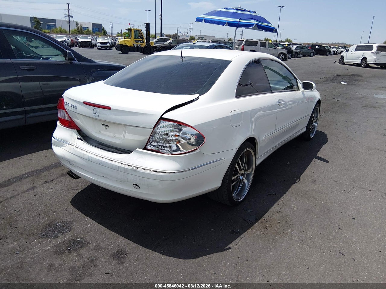 2006 MERCEDES-BENZ CLK 350   · 4/11
