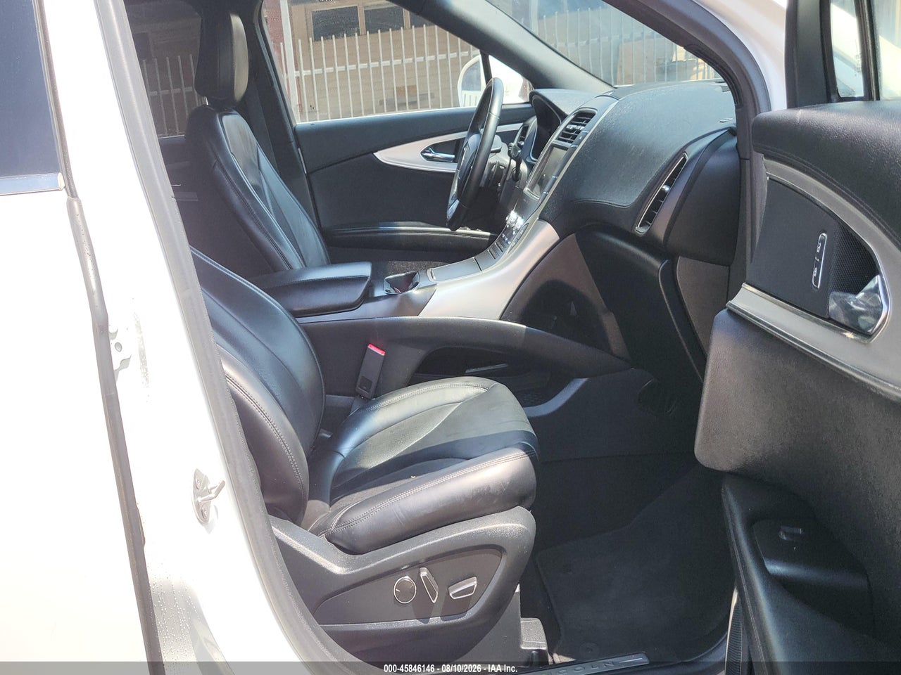 2020 LINCOLN NAUTILUS STANDARD · 5/11