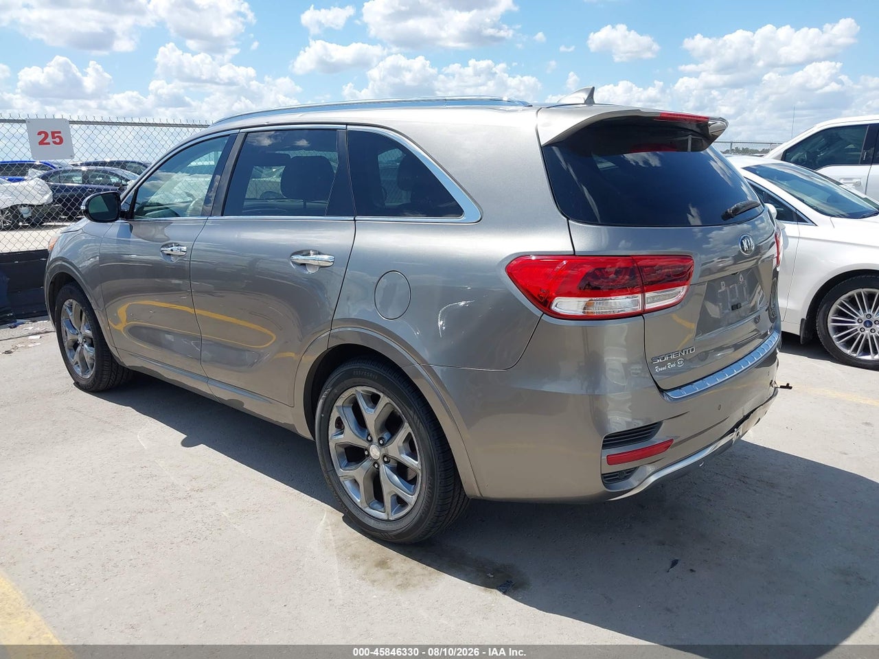 2016 KIA SORENTO 3.3L SX · 3/11
