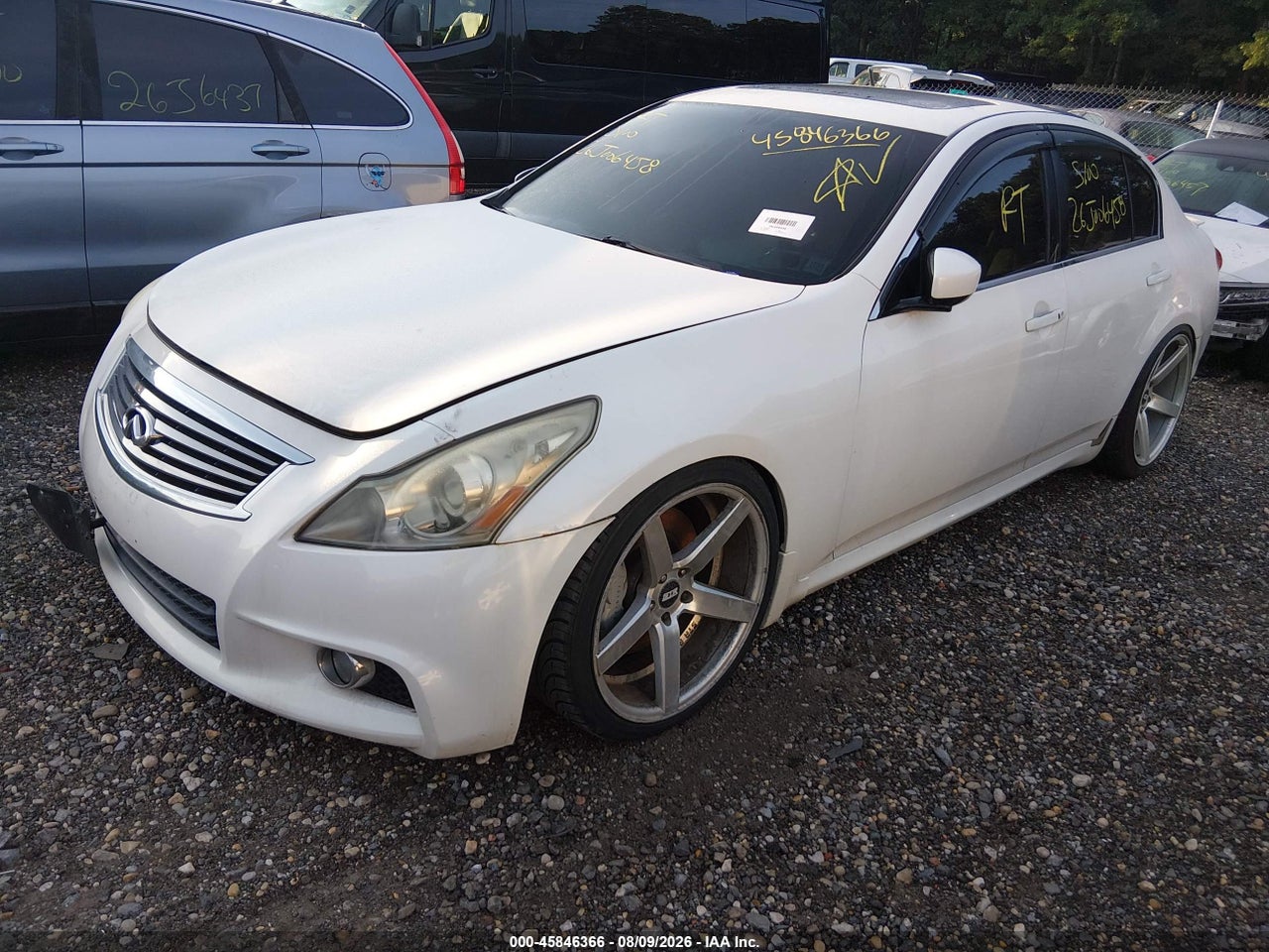 2011 INFINITI G37 SPORT · 2/10