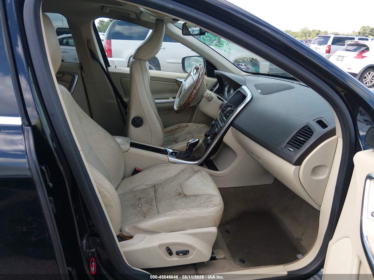 2013 VOLVO XC60 3.2 PLATINUM · 5/11