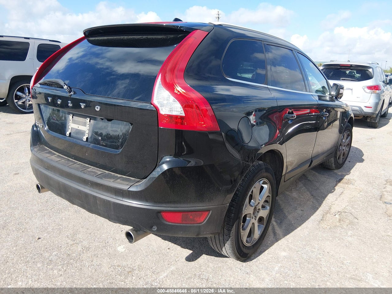 2013 VOLVO XC60 3.2 PLATINUM · 4/11