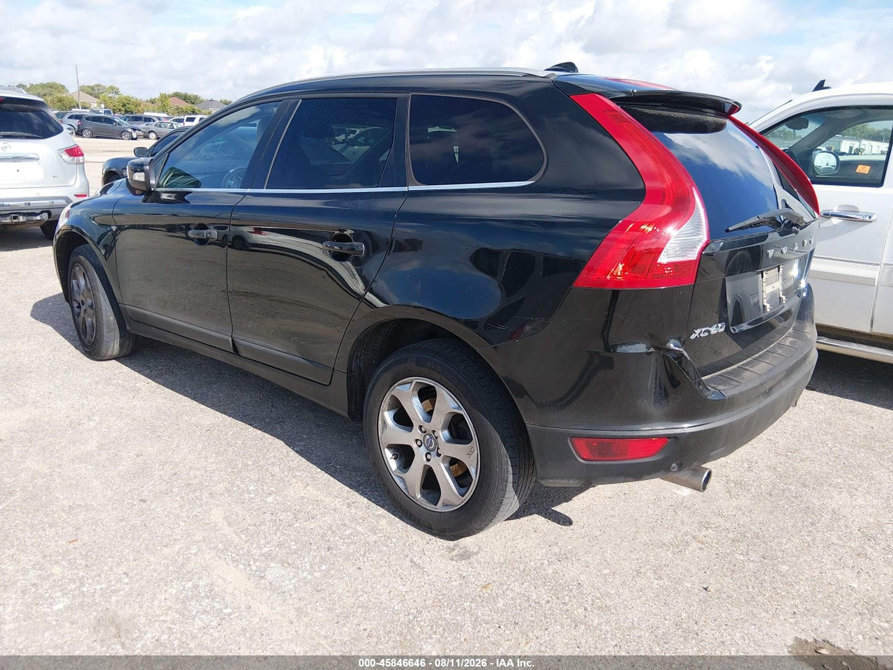 2013 VOLVO XC60 3.2 PLATINUM · 3/11