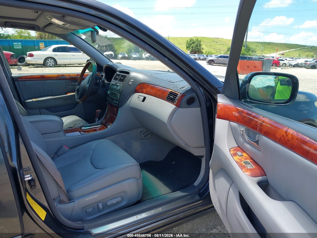 2004 LEXUS LS 430   · 5/11