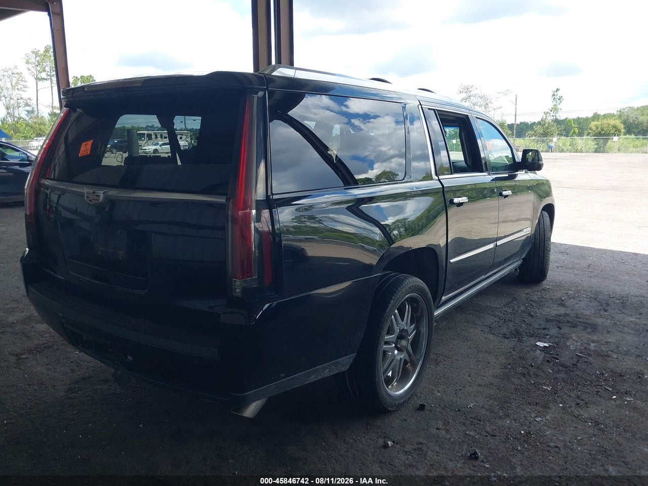 2016 CADILLAC ESCALADE ESV PREMIUM COLLECTION · 4/10
