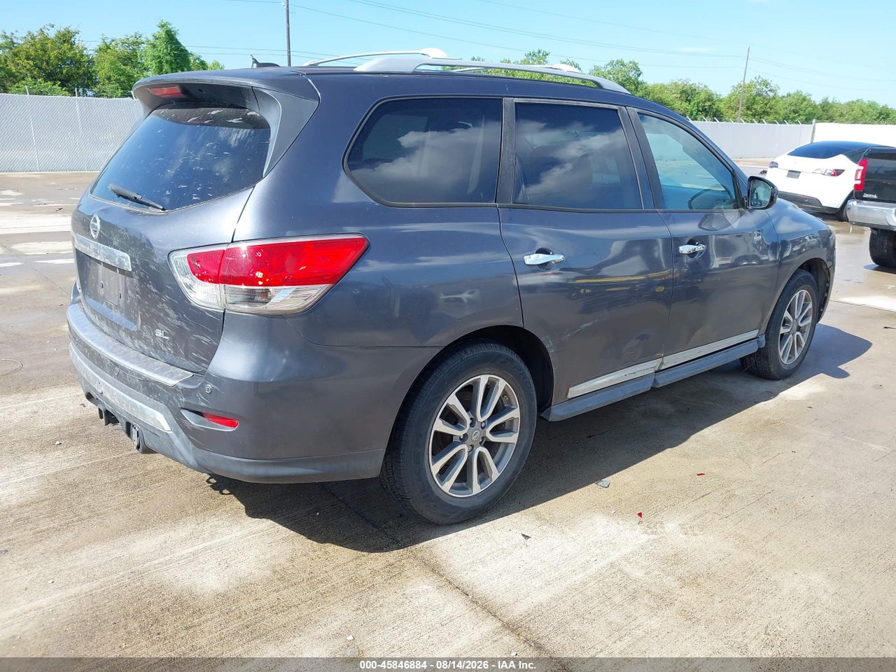 2014 NISSAN PATHFINDER SL · 4/10