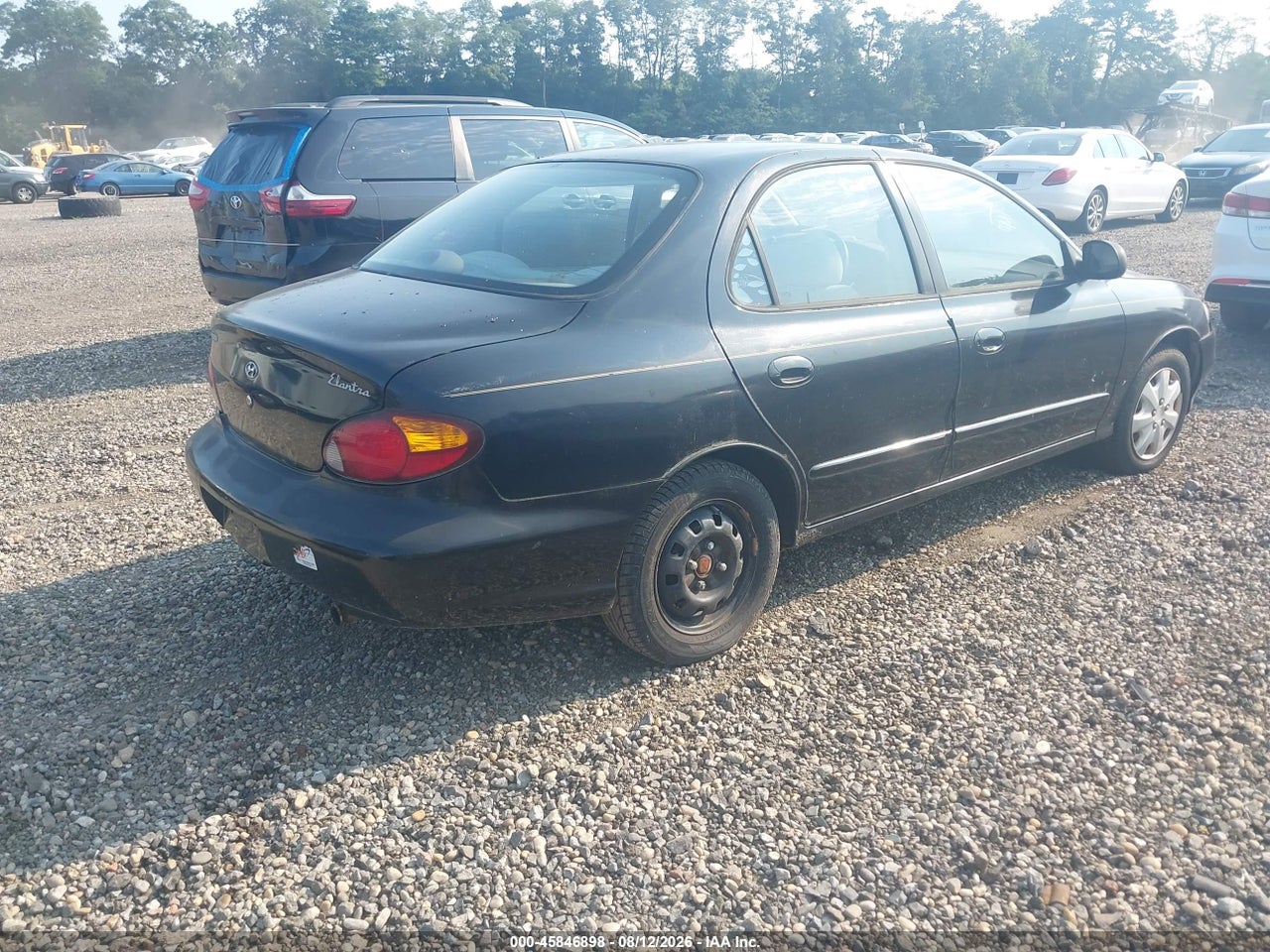 1999 HYUNDAI ELANTRA GL · 4/11