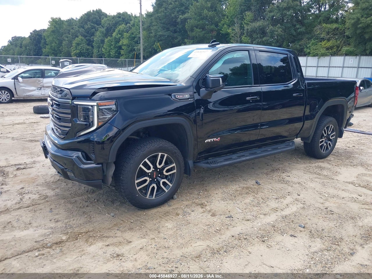 2025 GMC SIERRA 1500 4WD  SHORT BOX AT4 · 2/11