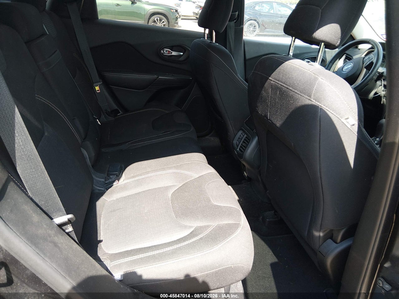 1C4PJLCB3FW****** · 2015 JEEP CHEROKEE LATITUDE · 8/11