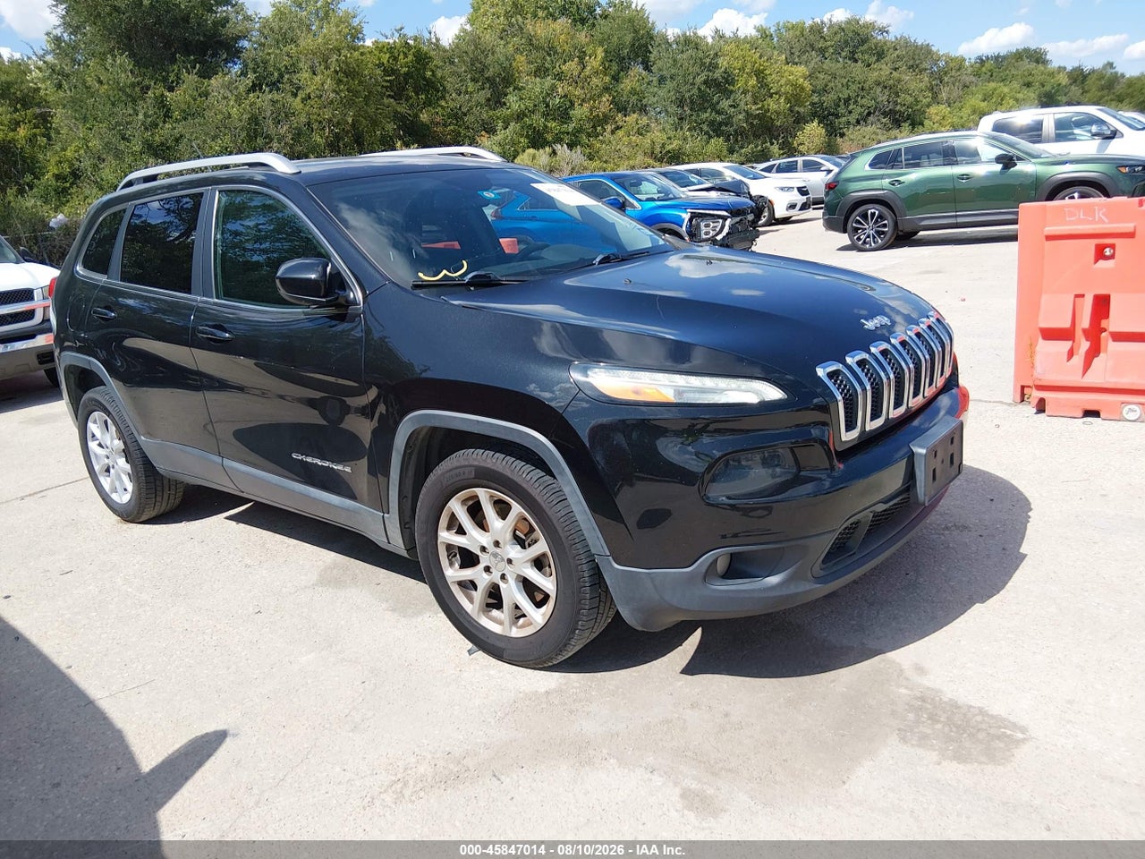 1C4PJLCB3FW****** · 2015 JEEP CHEROKEE LATITUDE