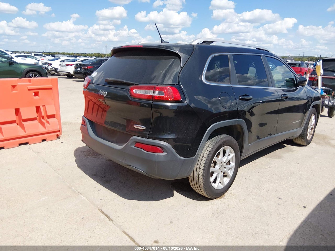 1C4PJLCB3FW****** · 2015 JEEP CHEROKEE LATITUDE · 4/11