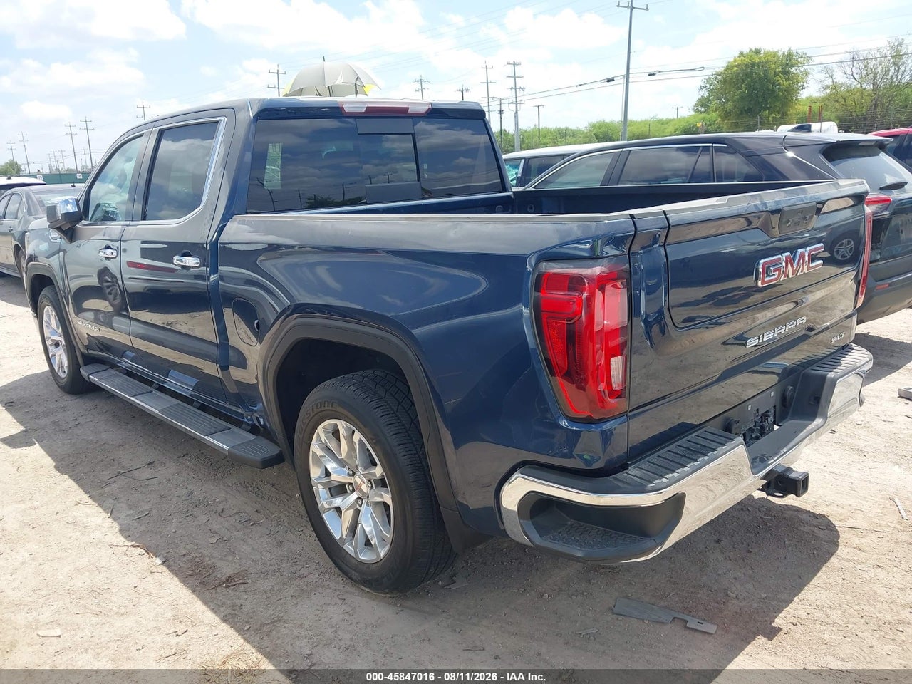 2019 GMC SIERRA 1500 SLT · 3/10