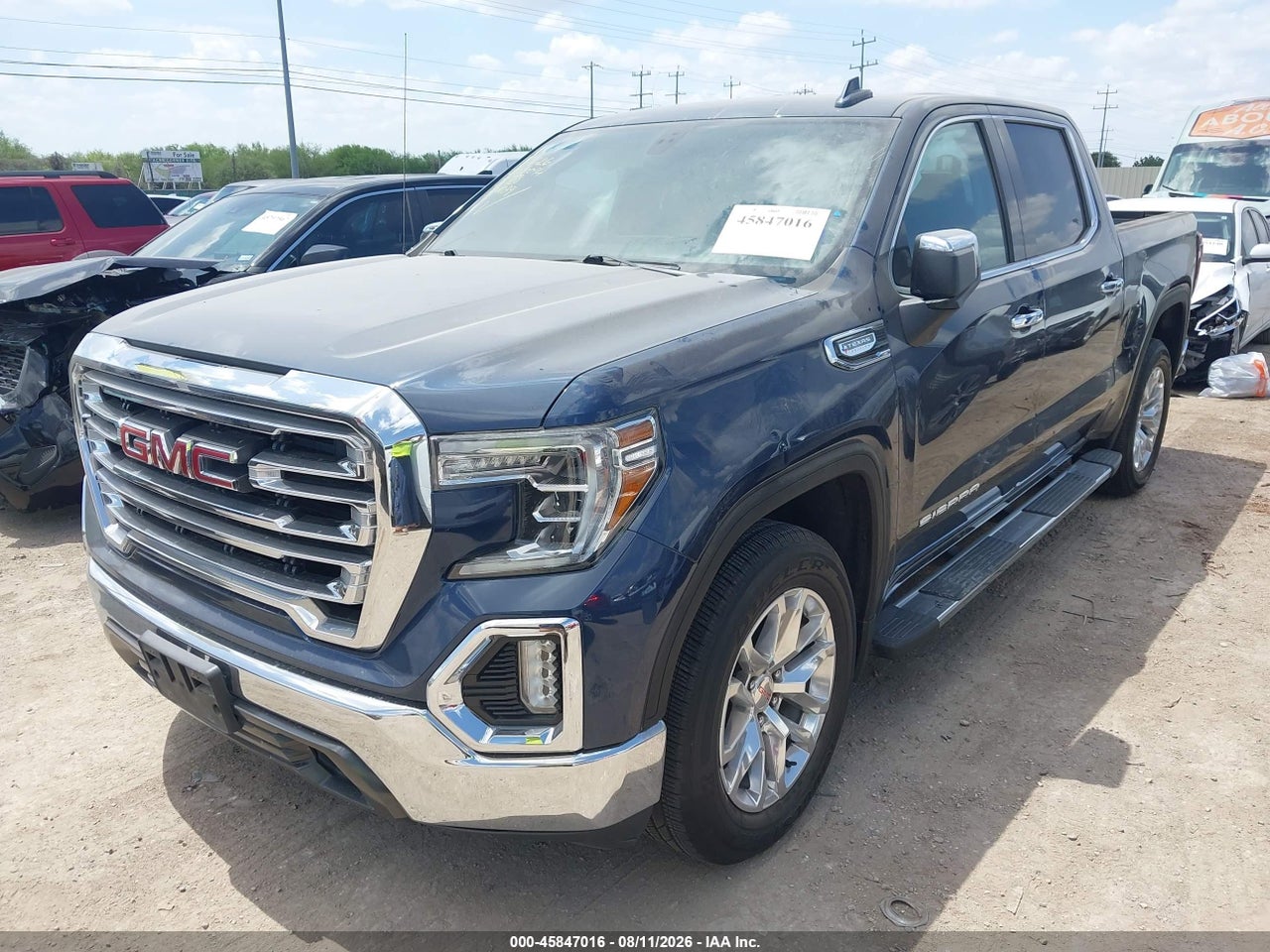 2019 GMC SIERRA 1500 SLT · 2/10