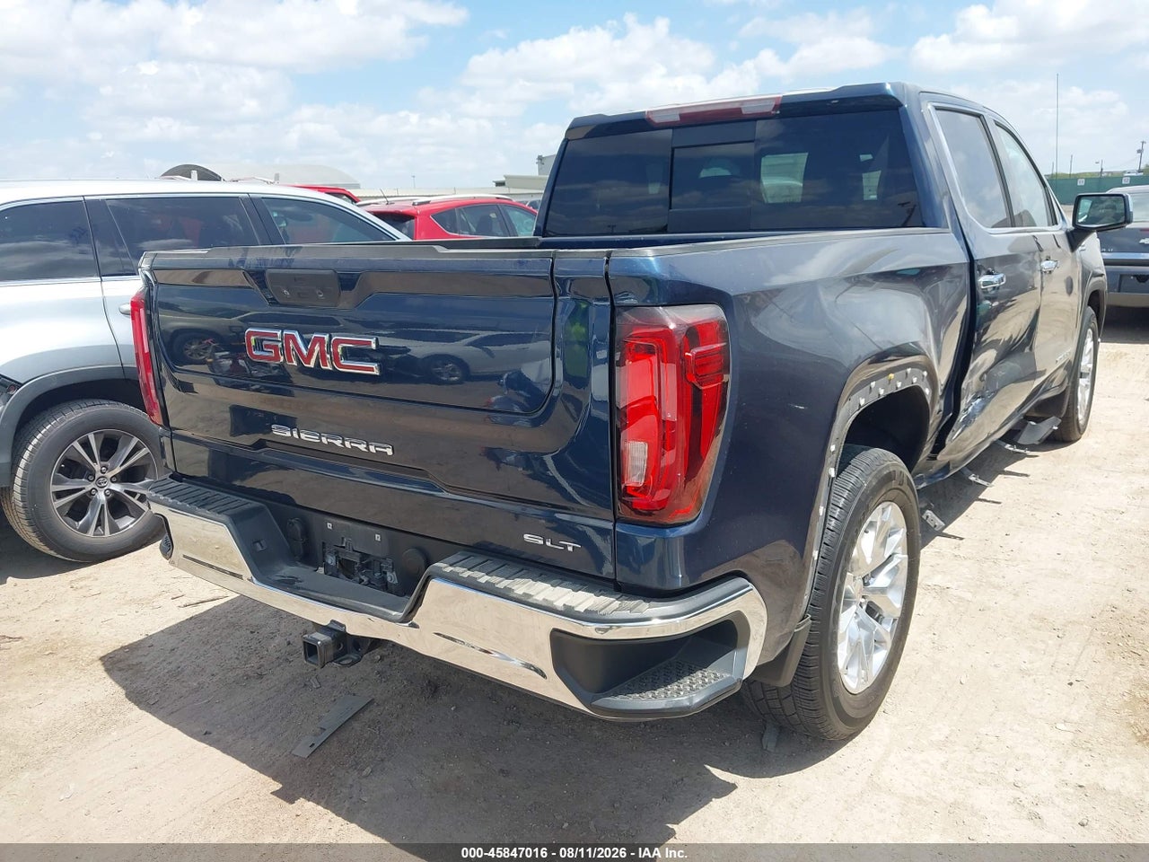 2019 GMC SIERRA 1500 SLT · 4/10