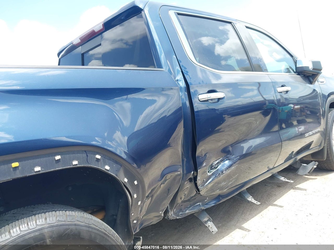 2019 GMC SIERRA 1500 SLT · 6/10