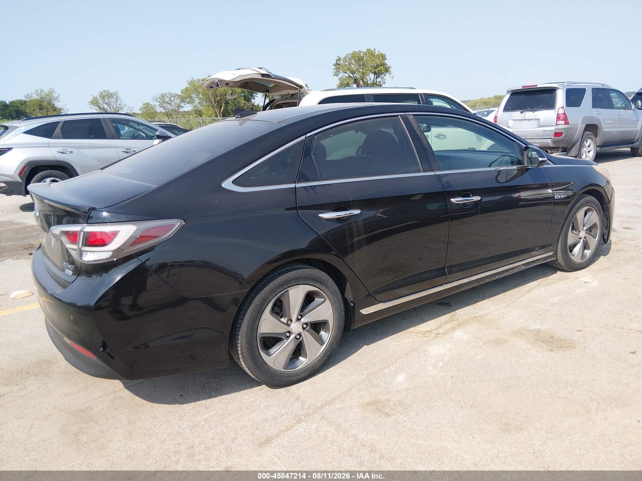 2016 HYUNDAI SONATA HYBRID LIMITED · 4/11