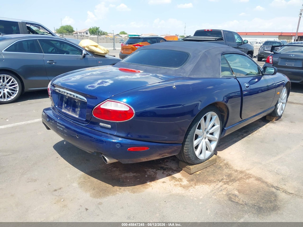 2005 JAGUAR XK8 · 4/11