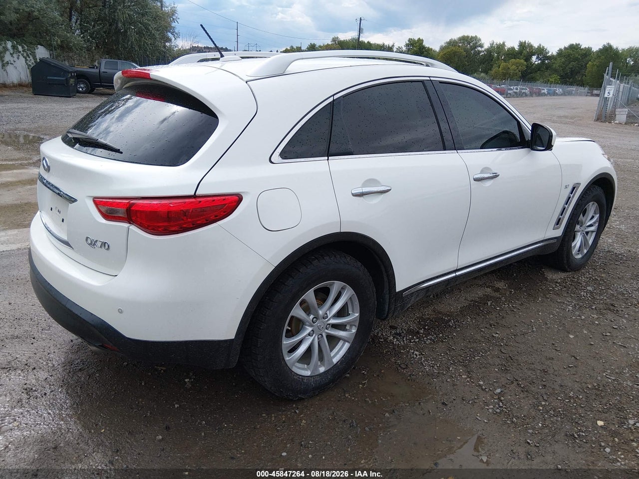 2017 INFINITI QX70 · 4/11