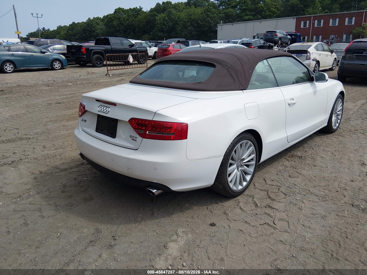 2011 AUDI A5 2.0T PREMIUM · 4/11