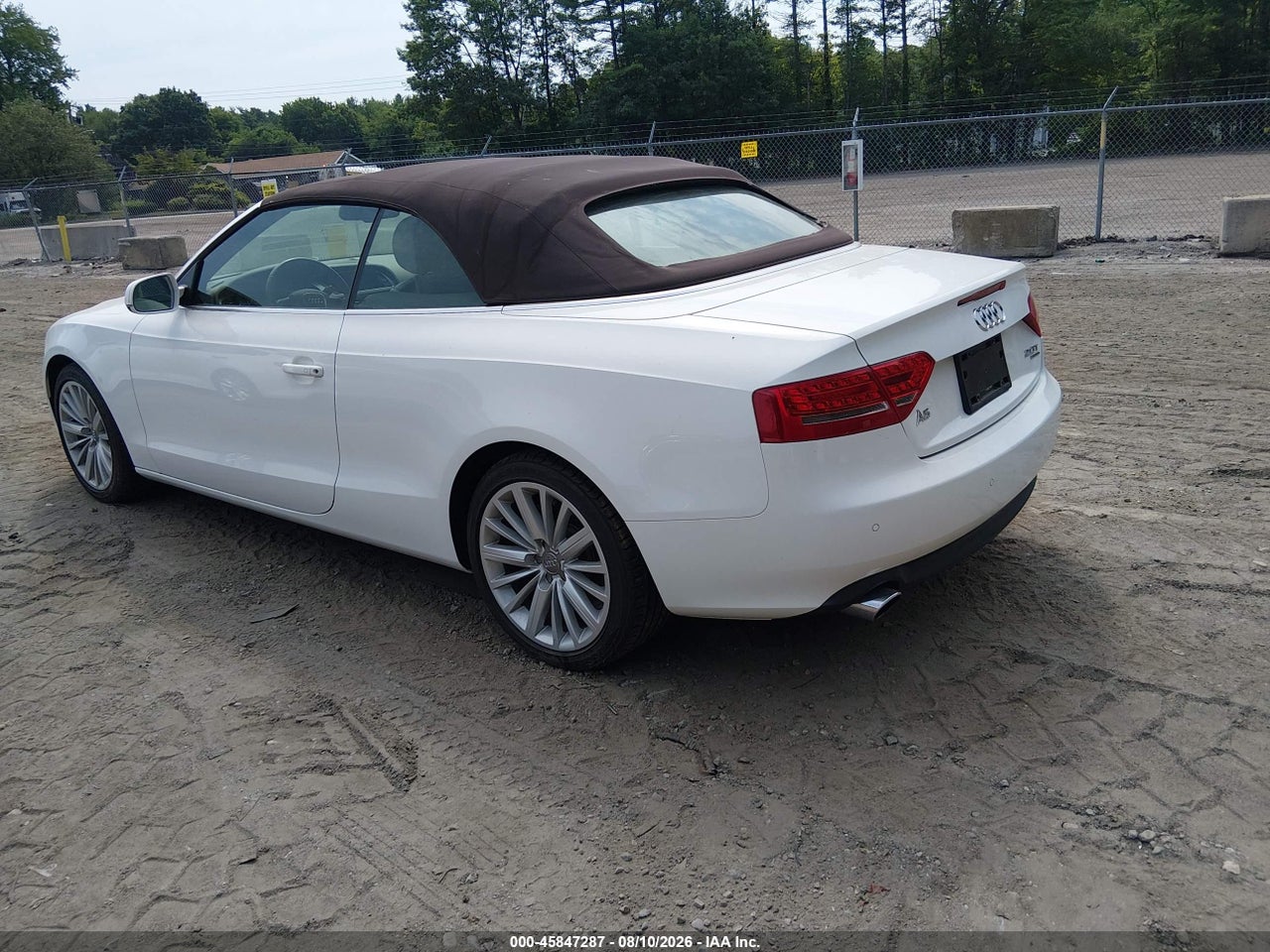 2011 AUDI A5 2.0T PREMIUM · 3/11
