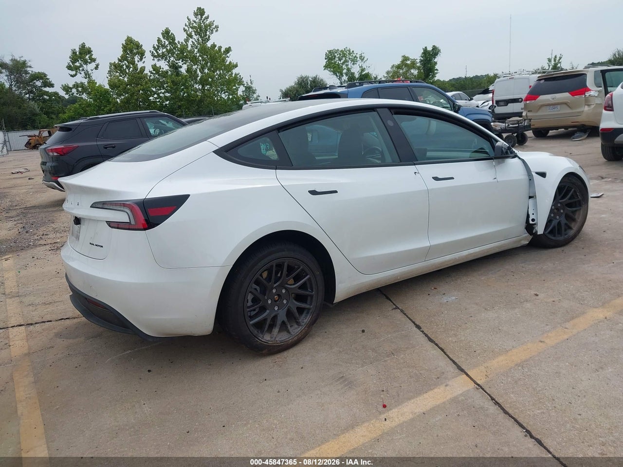 2026 TESLA MODEL 3 PREMIUM ALL-WHEEL DRIVE · 4/11