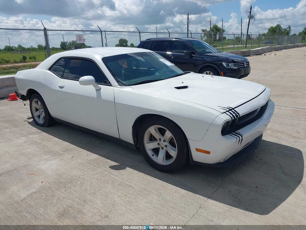 2C3CDYAG5DH****** · 2013 DODGE CHALLENGER SXT