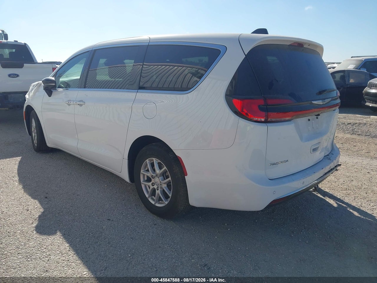 2026 CHRYSLER PACIFICA SELECT · 3/11