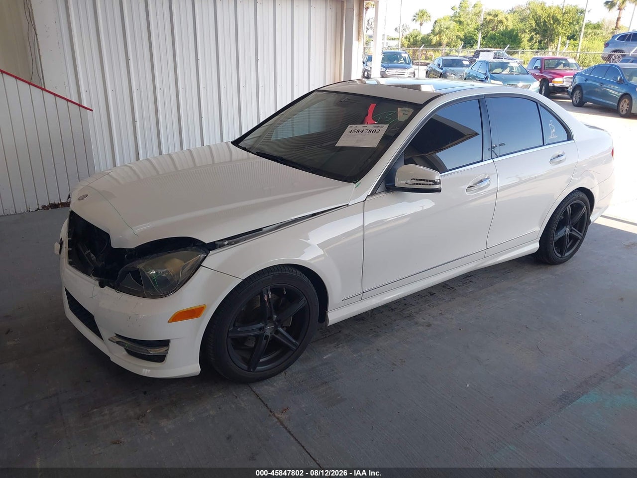2013 MERCEDES-BENZ C 250 SPORT · 2/11