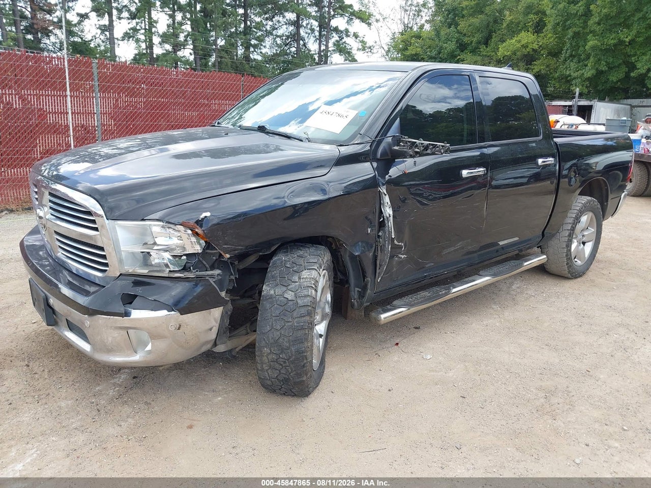 2016 RAM 1500 SLT · 2/11