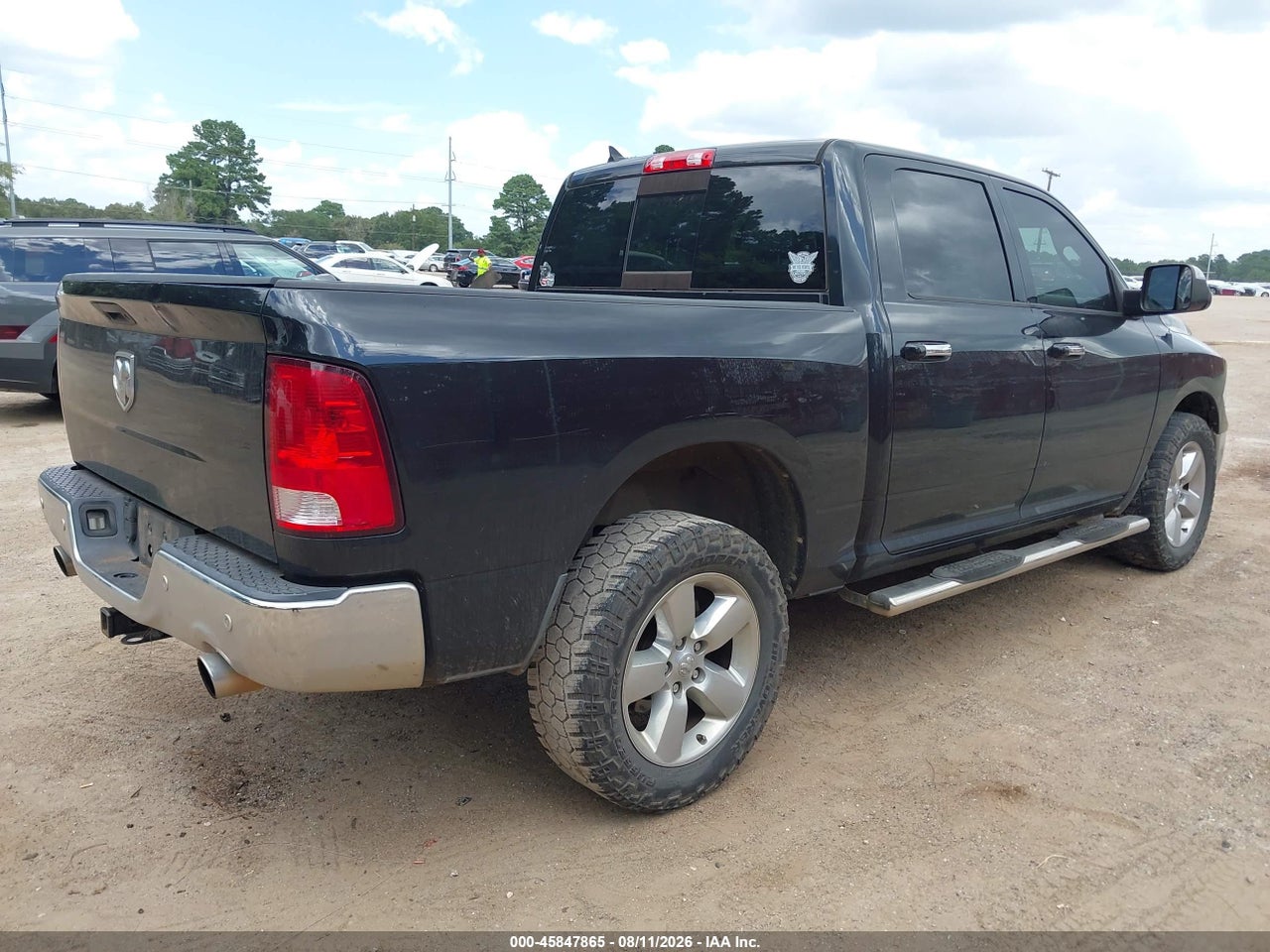 2016 RAM 1500 SLT · 4/11