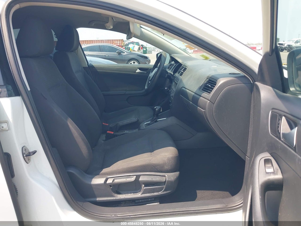 2015 VOLKSWAGEN JETTA 2.0L S · 5/11