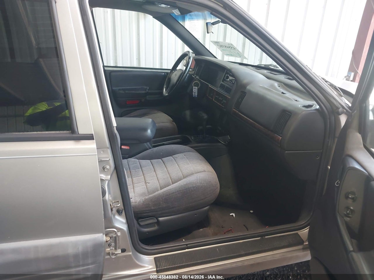 1998 JEEP GRAND CHEROKEE LAREDO · 5/11