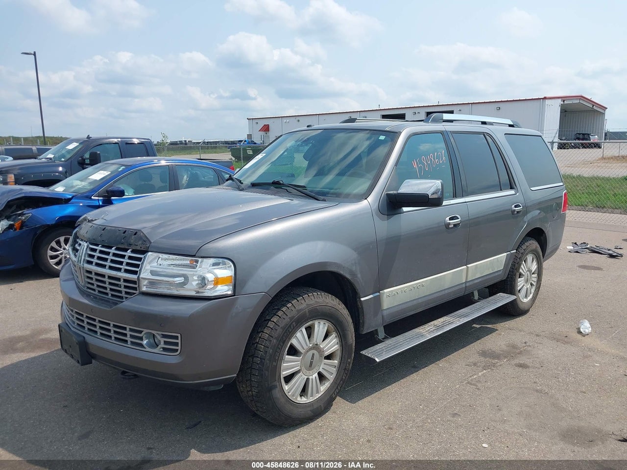 2013 LINCOLN NAVIGATOR · 2/11