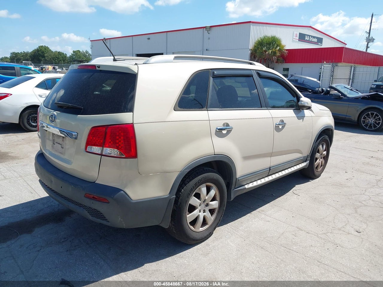2011 KIA SORENTO LX · 4/11