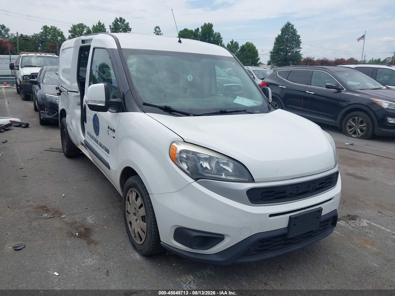 ZFBHRFBB1K6****** · 2019 RAM PROMASTER CITY TRADESMAN SLT