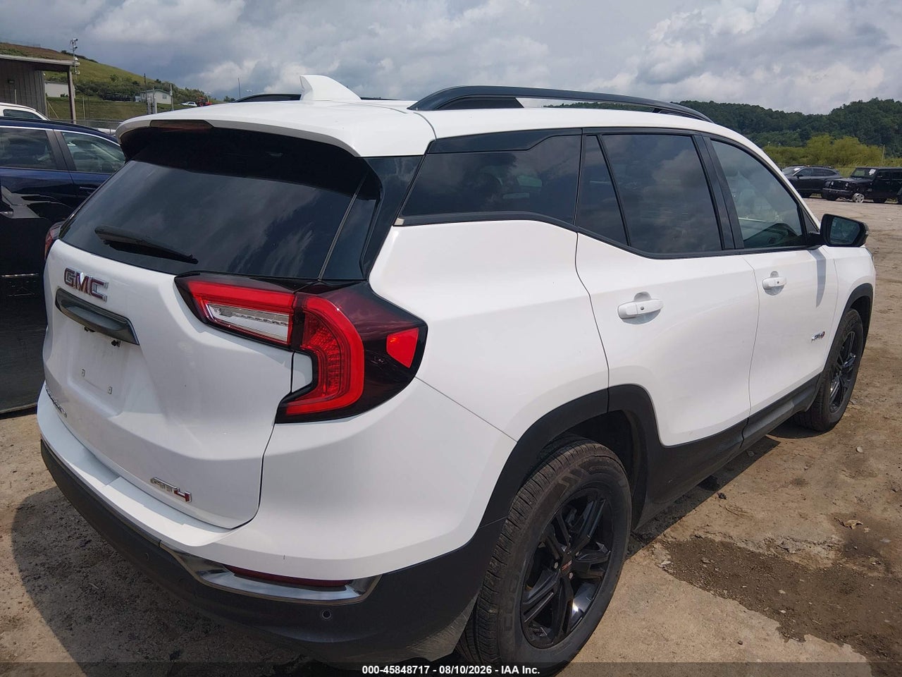 2024 GMC TERRAIN AWD AT4 · 4/11