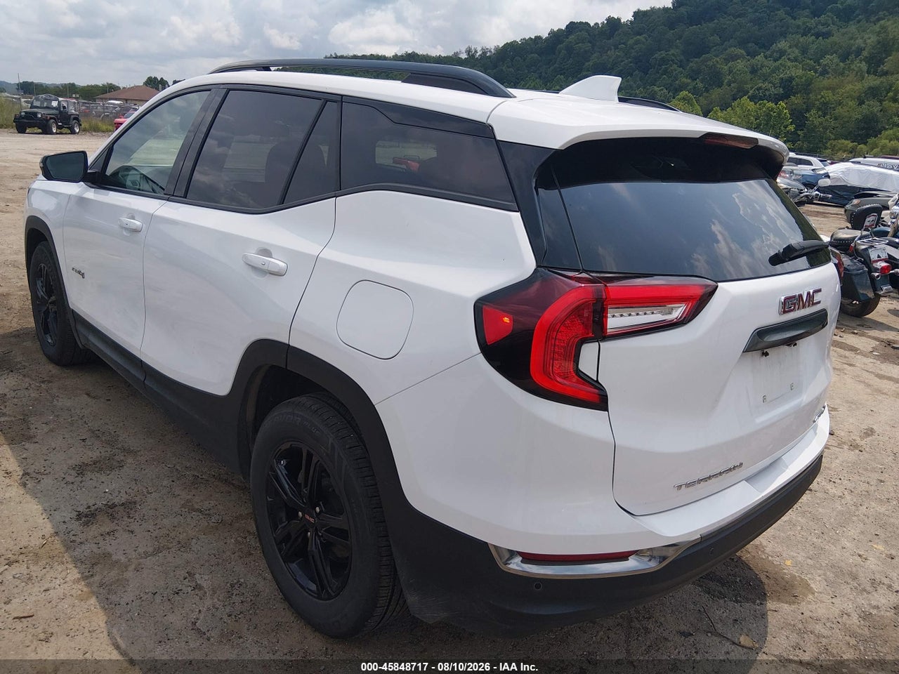 2024 GMC TERRAIN AWD AT4 · 3/11