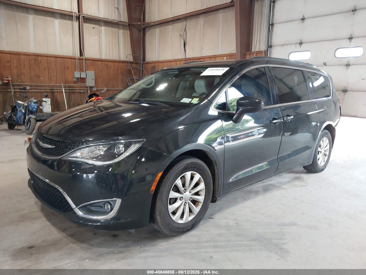 2017 CHRYSLER PACIFICA TOURING-L · 2/11